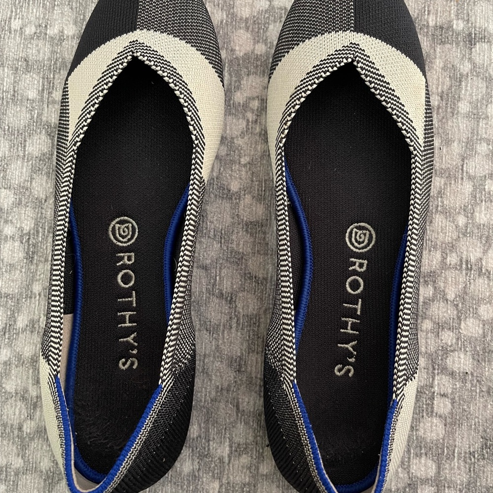 Rothys flats captoe 9.5